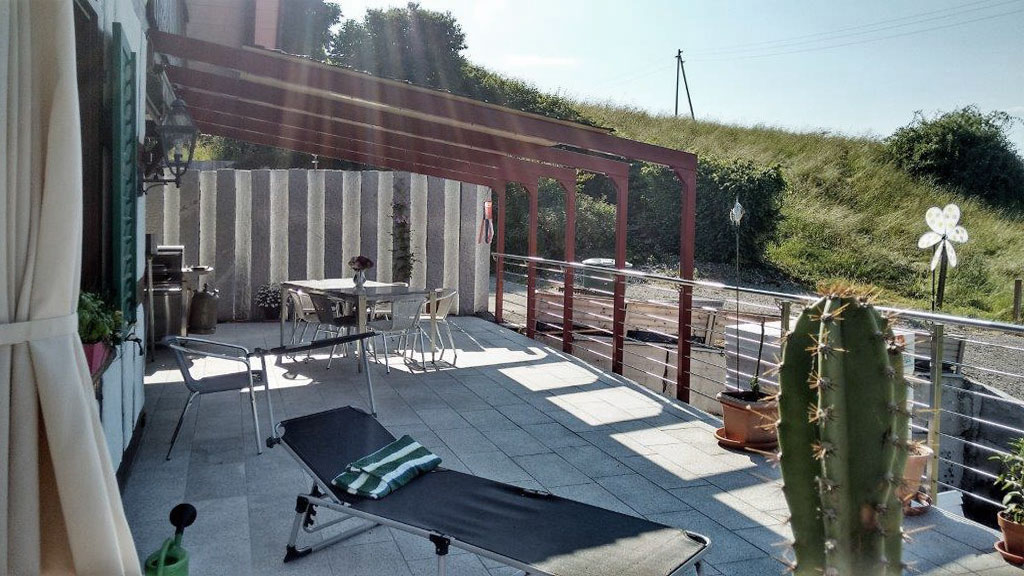 Edelstahlgeländer und Stahlkonstruktion Überdachung - THR - Technik